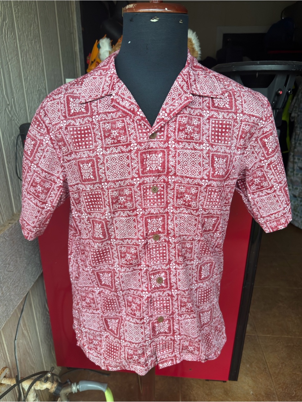 PreOwned Reyn Spooner Uniqlo Hawaiian Print Full Button Red Men's Medium